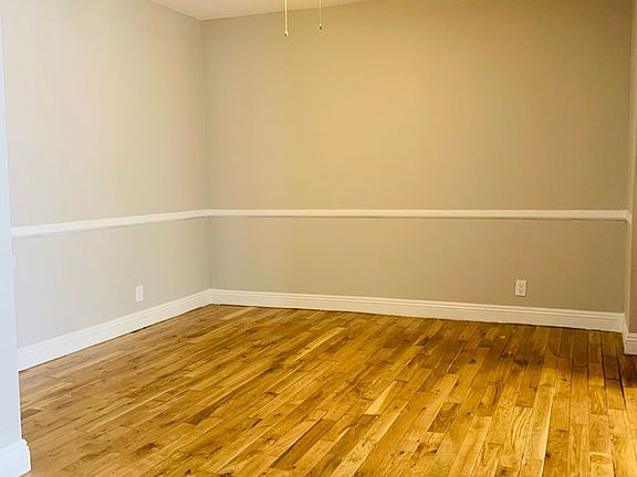 3rd image of 4032 Stevely Ave #2