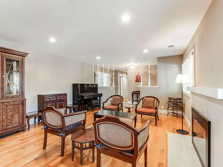 12371 Saraglen Dr — Photo 4
