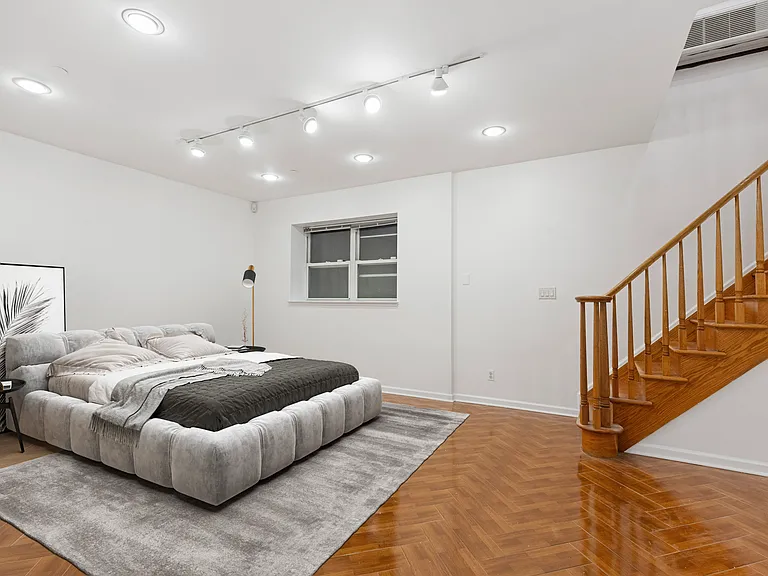 324 E 112th St #1B — Photo 9