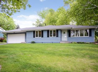 13017 Lakeview Dr, Burnsville, MN 55337