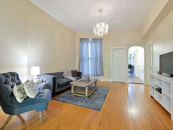 2nd image of 2121 N Cleveland Ave #2