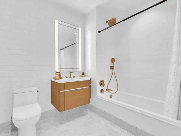 110 Charlton Street image 9 of 21