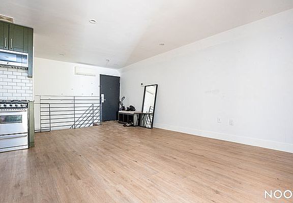 5th image of 806 President St APT 1D