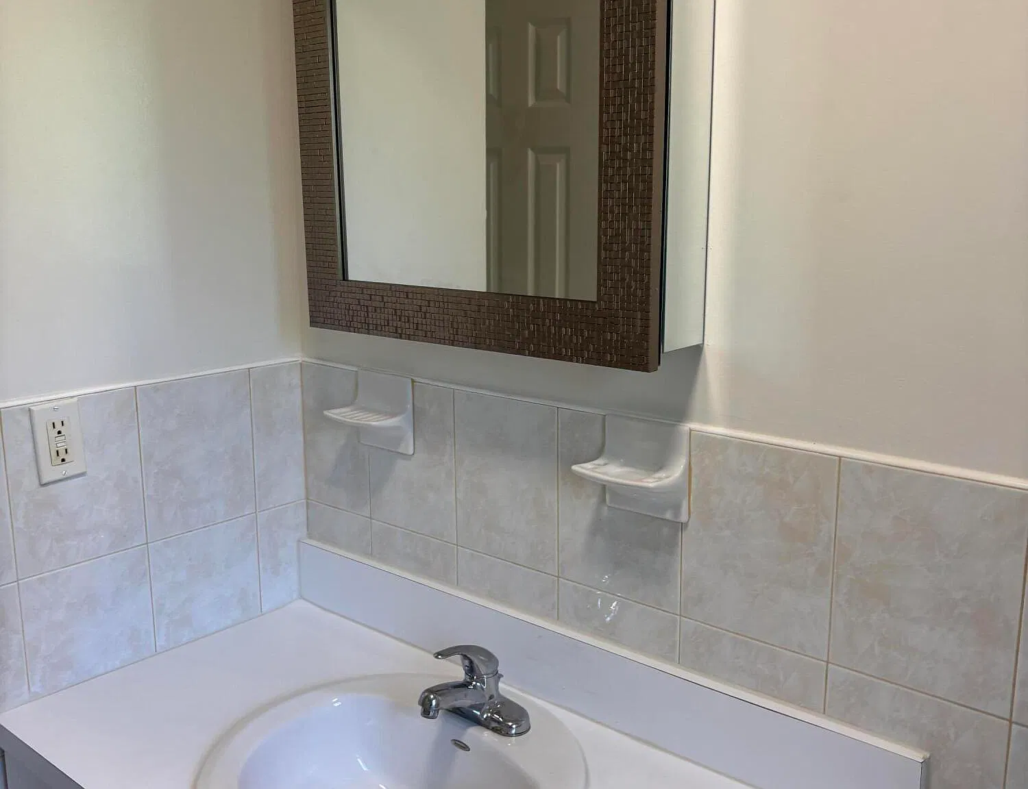 4 bed, 3.0 bath, 1280 sqft, $4,000 — Photo 4