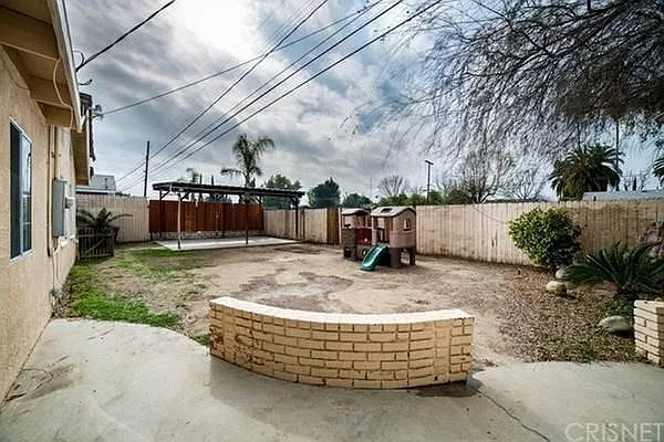 6971 Cozycroft Ave — Photo 10
