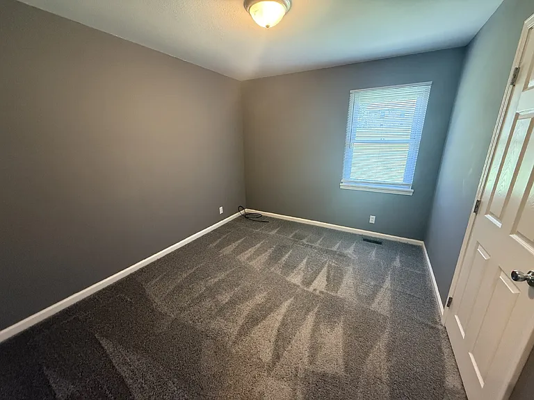 1318 Courtney Dr — Photo 10