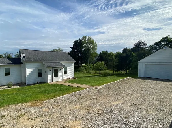 1317 New England Ridge Rd, Washington, WV 26181