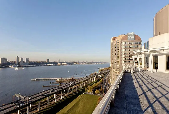 Rented by Anchor Associates | media 22