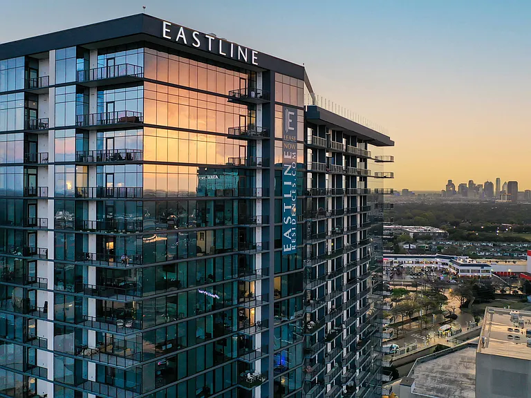 Eastline Residences — Photo 2