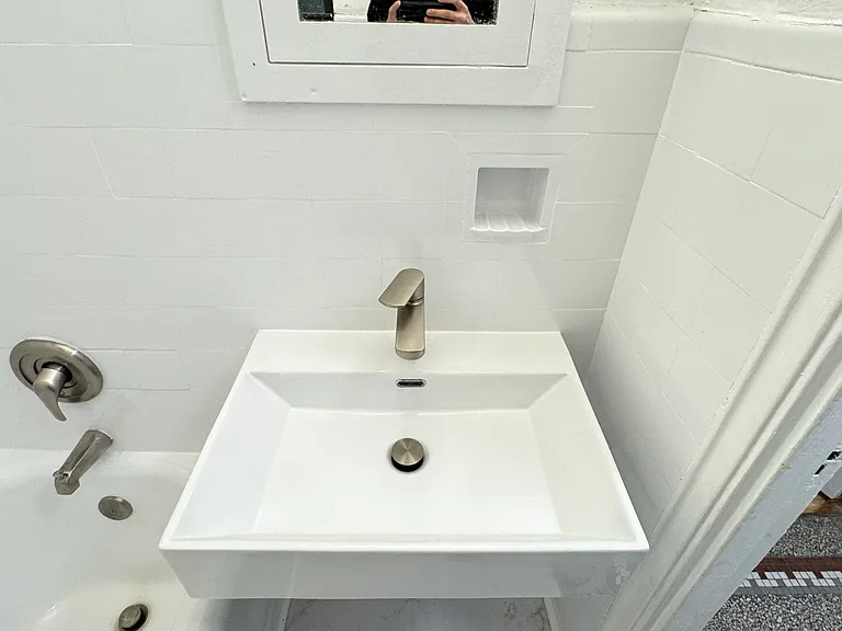948 Court St #402 — Photo 12