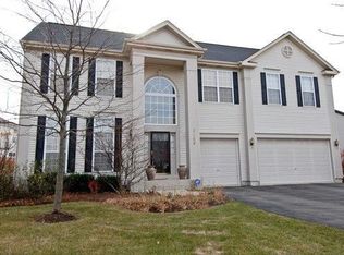 3269 Knollwood Cir, Geneva, IL 60134