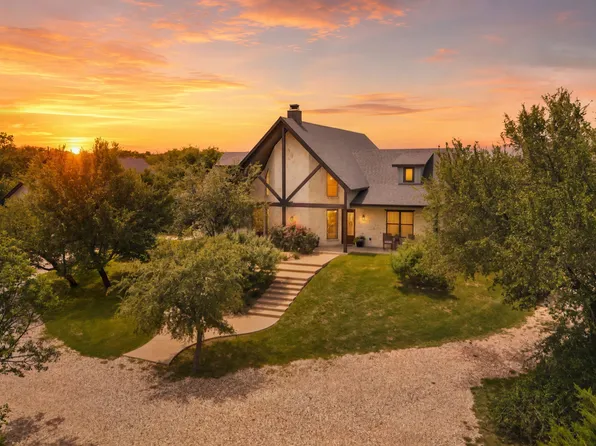 8029 N River Xing, China Spring, TX 76633