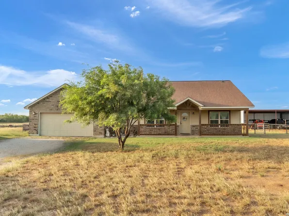 3084 CR 328, Jourdanton, TX 78026