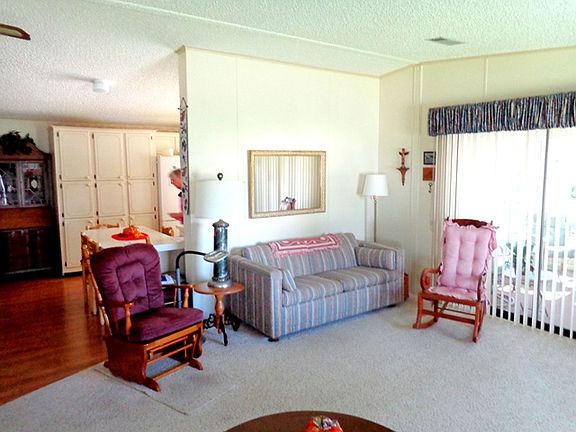 4th image of 20 Bayberry Dr
