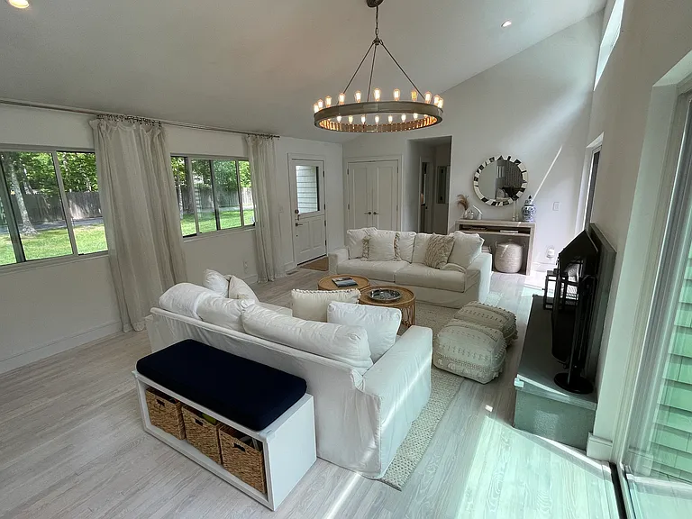 60 Gardiners Ln — Photo 18