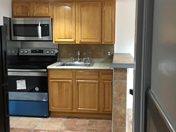 2nd image of 1535 Sellers St #3F