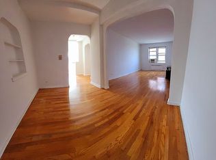62-58 102nd St #F17, Rego Park, NY 11374