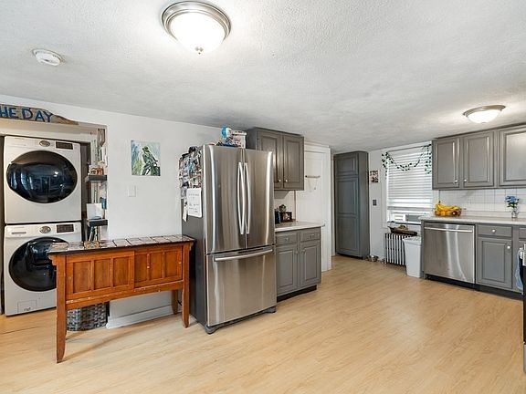 5th image of 30 Addison St