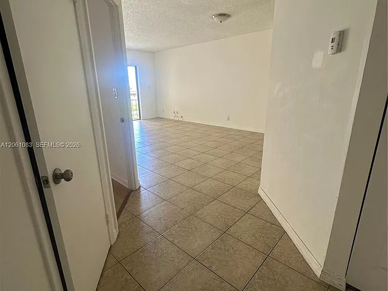 8290 Lake Dr #517 — Photo 2