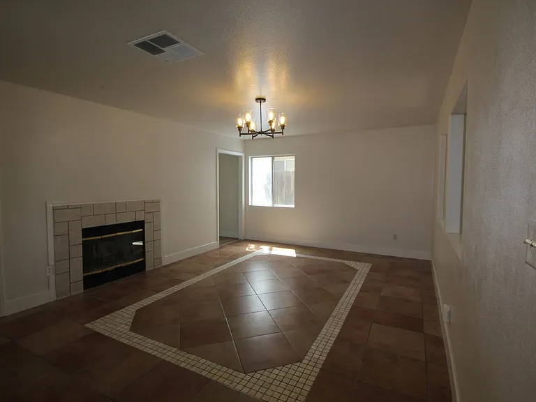 9405 Salinger St — Photo 4