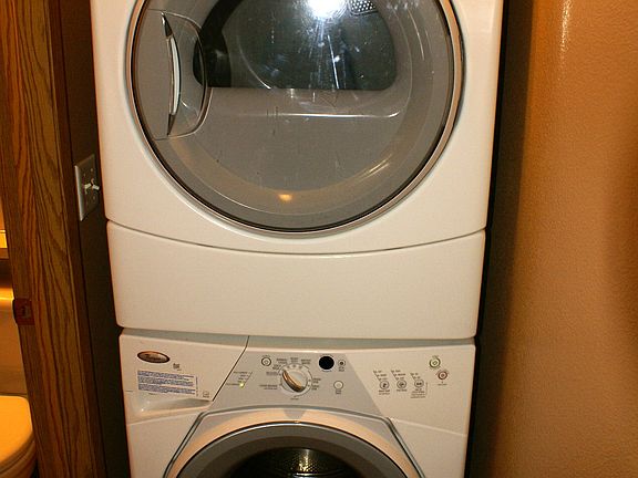Washer/Dryer Included