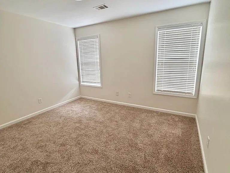 2544 Carnes Rd — Photo 10
