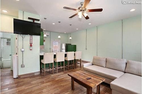 5th image of 821 Mulberry St #A