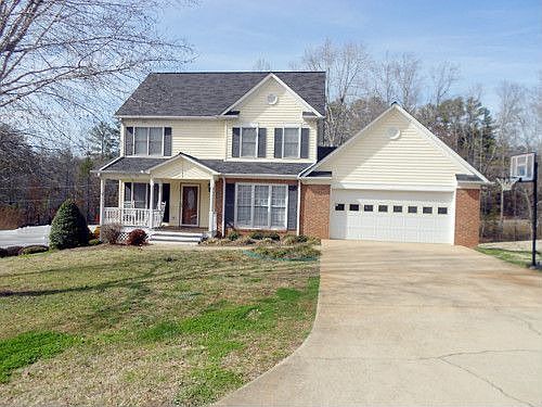 2nd image of 137 Whispering Pines Dr