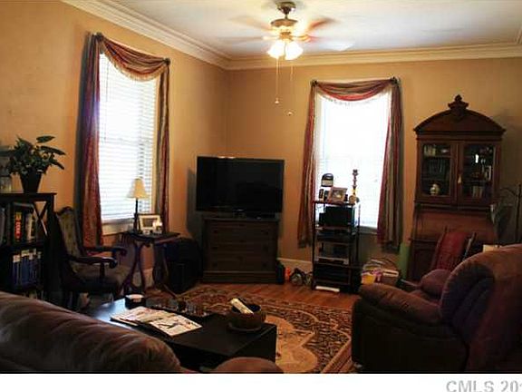 2nd image of 732 N Aspen St