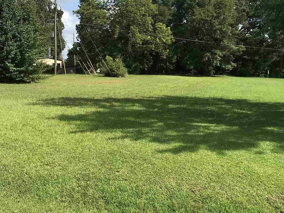 1st image of 15 Salem Meadow Dr