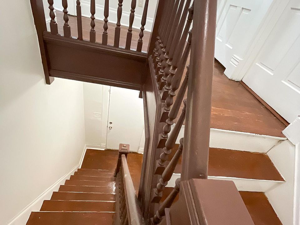 1st image of 2219 Stratford Ave