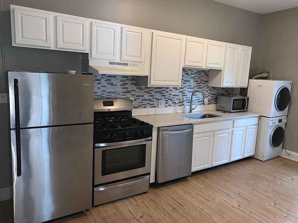 1st image of 89 1/2 Warren St