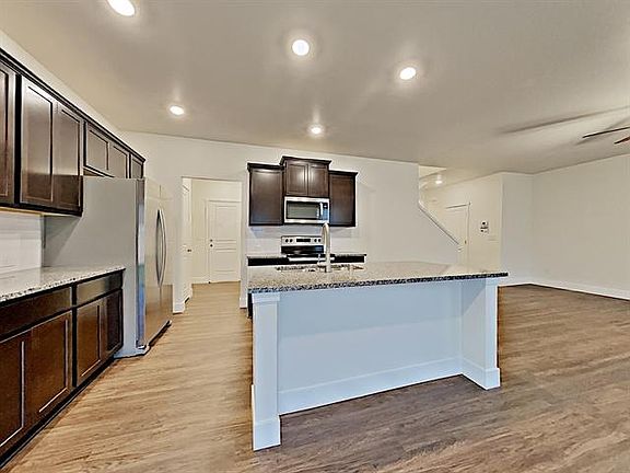 5th image of 2-692 35th Pl NE #2