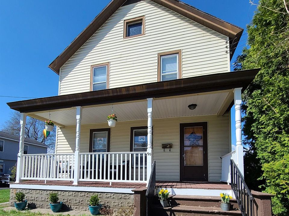 1st image of 90 Prospect St