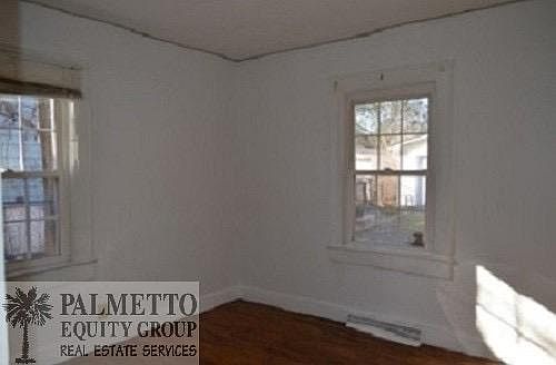 5th image of 3905 Oak Grove Ave