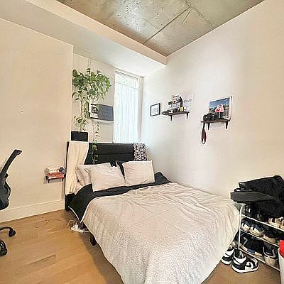 5th image of 152 Manhattan Ave APT 2C