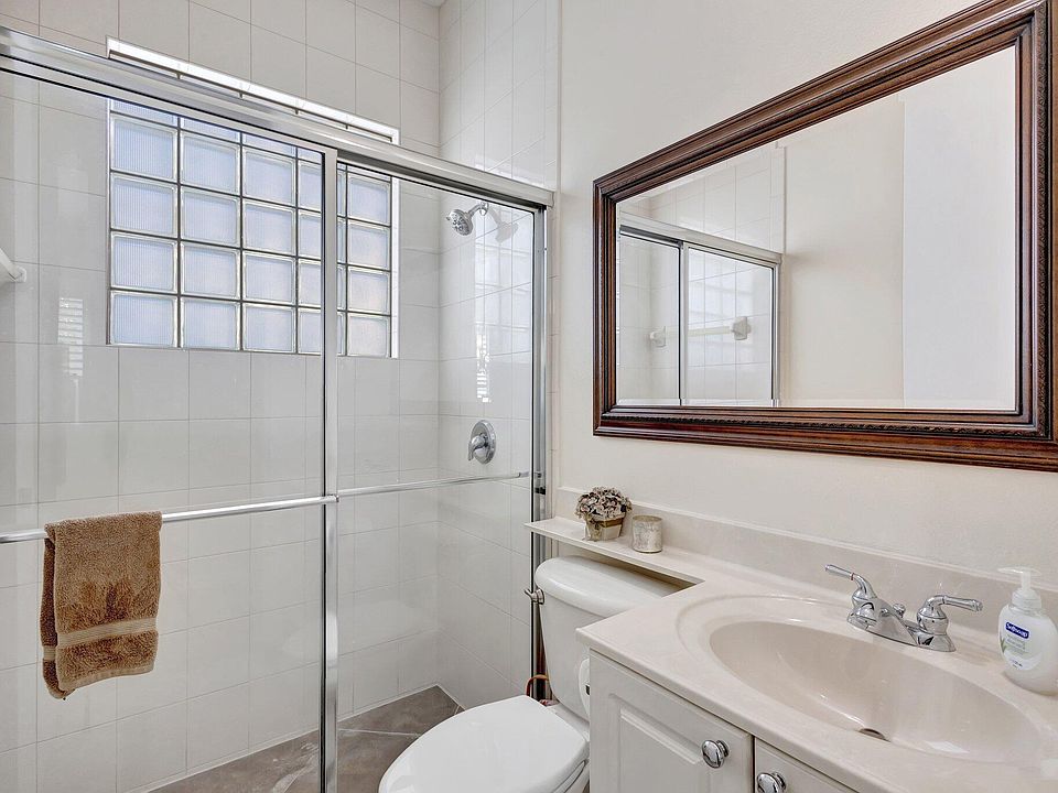 1st image of 159 Isle Verde Way