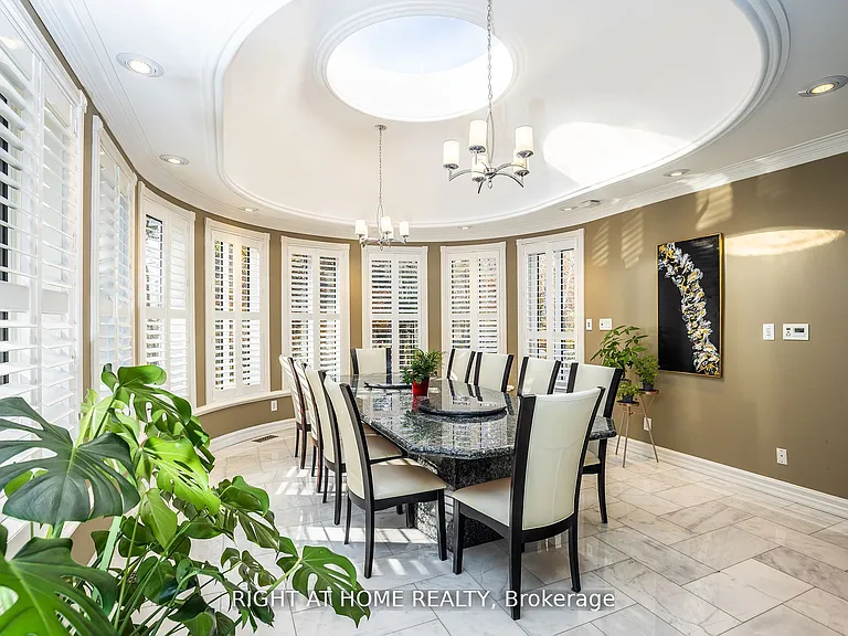 38 Sugarbush Ct — Photo 3