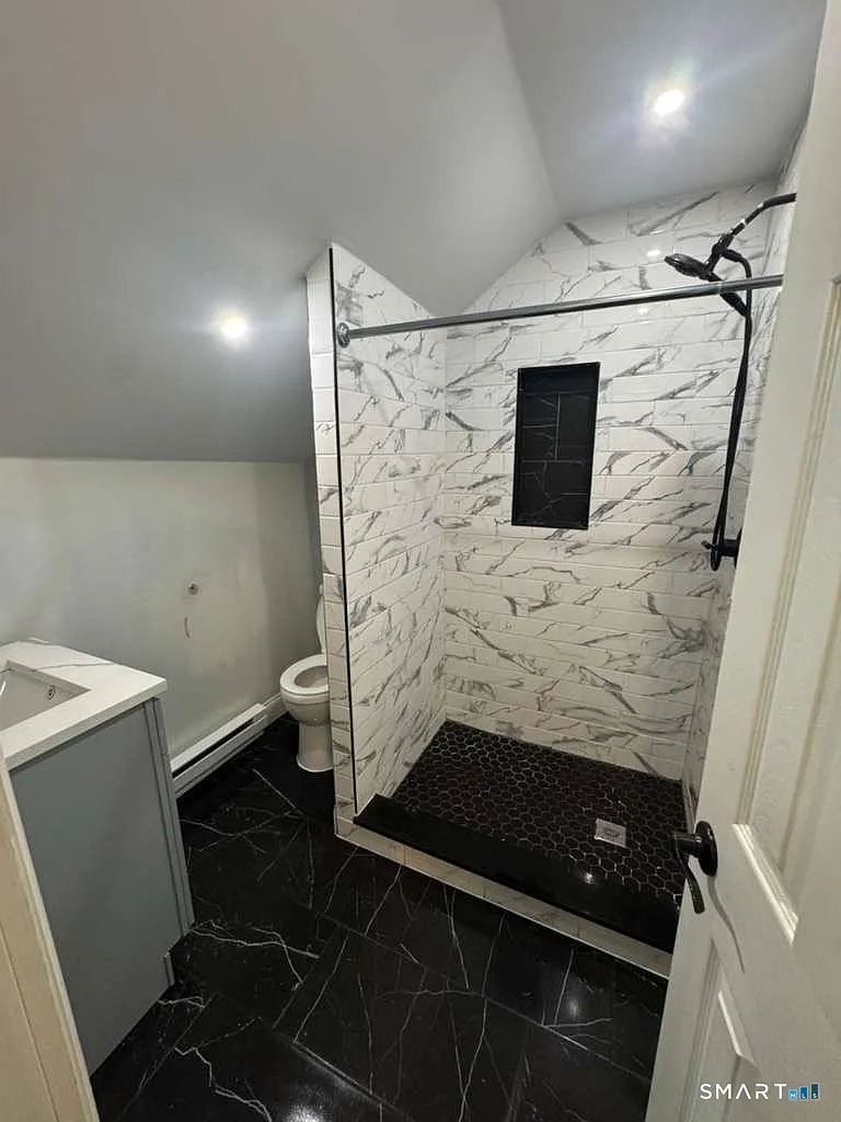 3 bed, 1.0 bath, 750 sqft, $1,600 — Photo 4