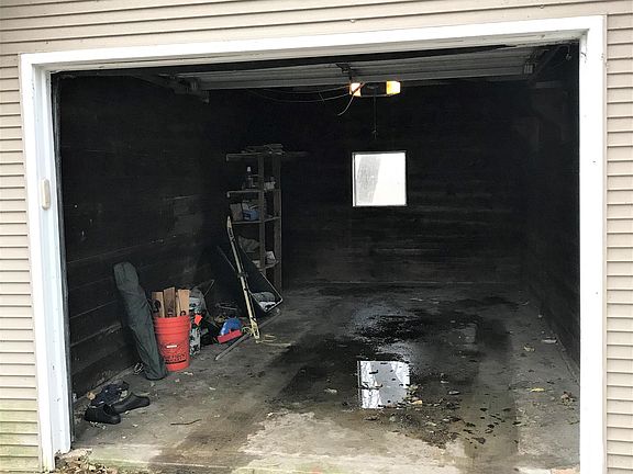Garage Right