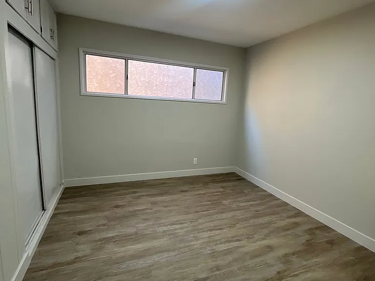 2622 S Manhattan Pl — Photo 14