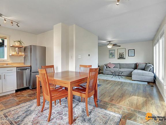 2nd image of 3202 Lois Dr