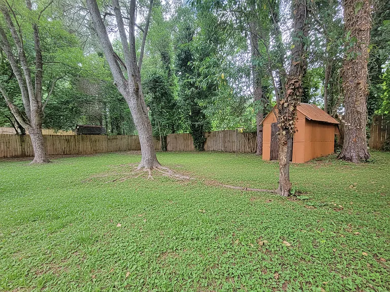 2116 Trailwood Rd — Photo 17