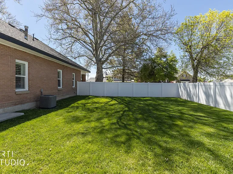 4280 W 2350 N — Photo 28