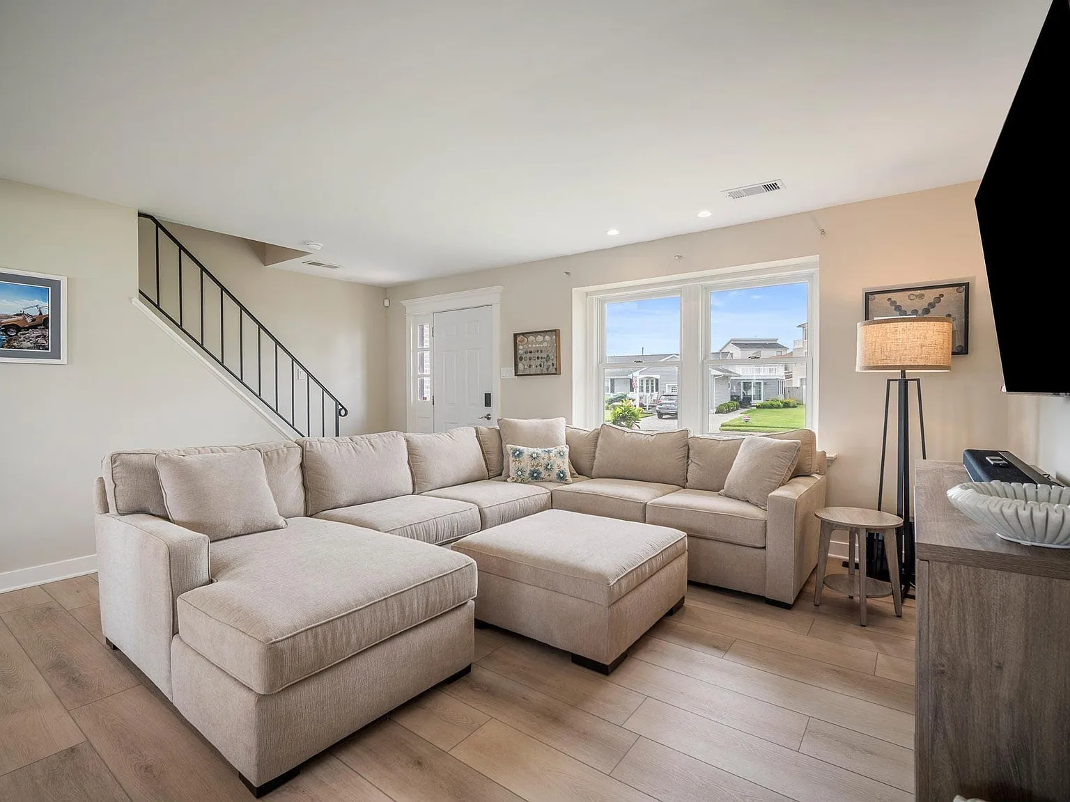 3 bed, 2.5 bath, $5,600 — Photo 4