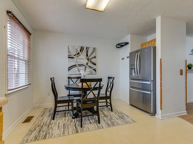 659 Beaverview Dr — Photo 5