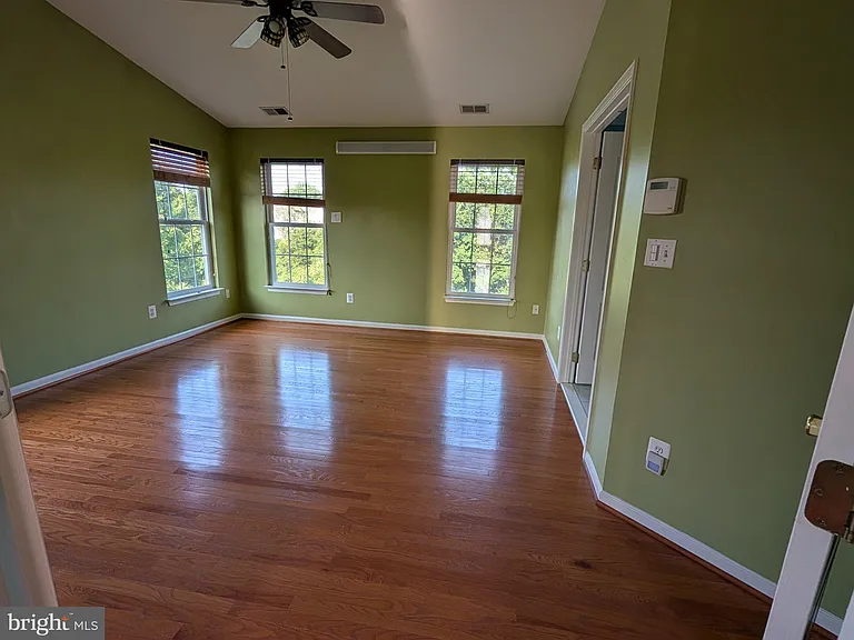 22611 Welborne Manor Sq — Photo 23