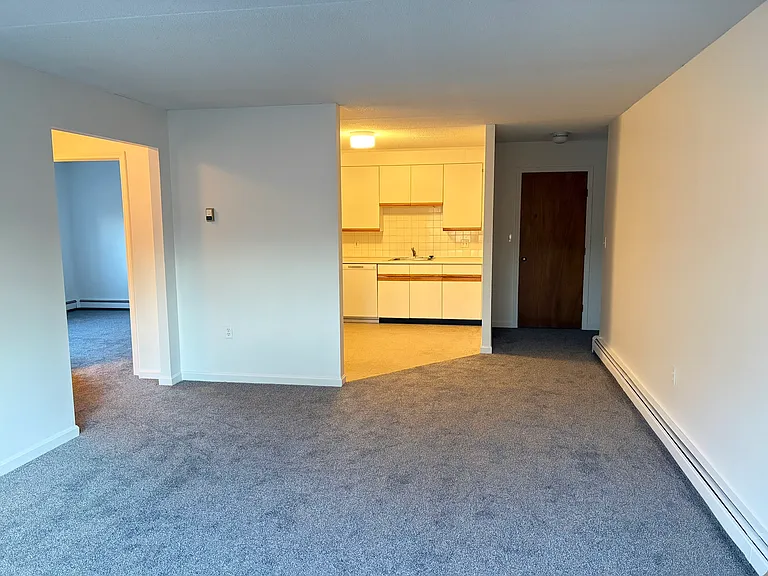 Lexington St Apartments — Photo 110