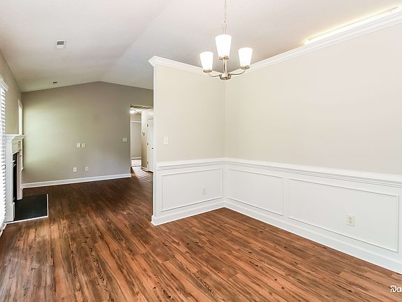 5th image of 135 Meghan Elizabeth Ln