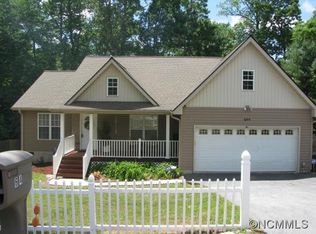 694 Mountain Rd, Hendersonville, NC 28791